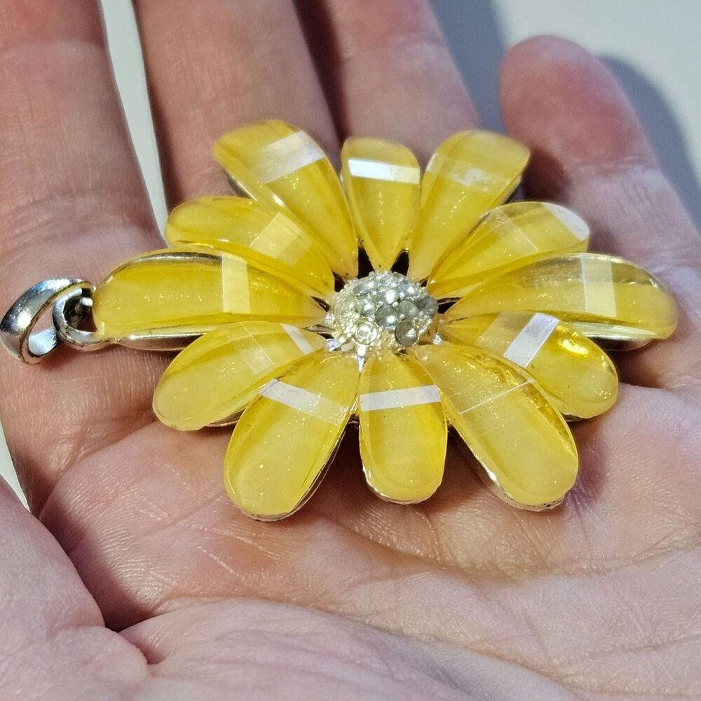 Silver Tone Sparkly Yellow Flower Pendant Clear Rhinestone Accents - Picture 4 of 9